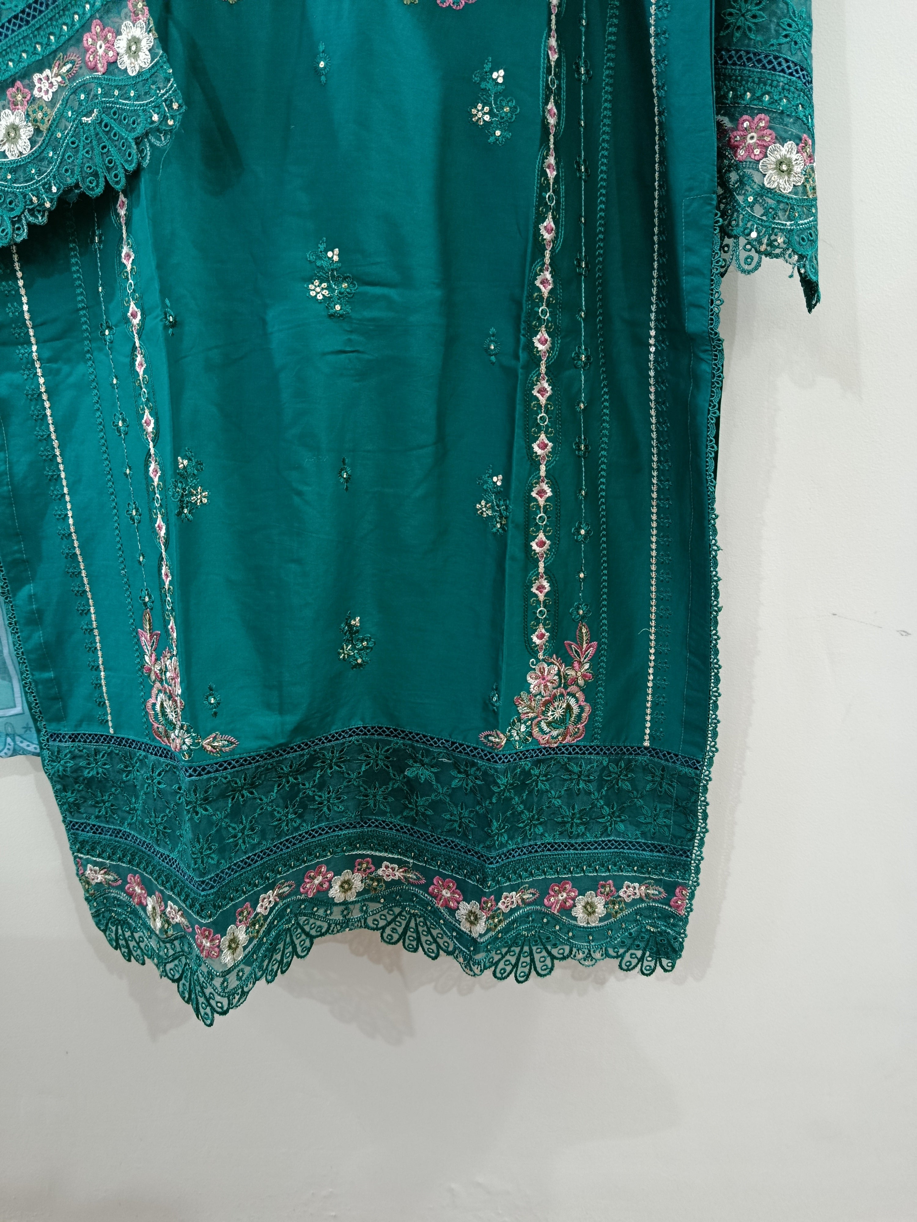 Premium lawn 3piece stitched