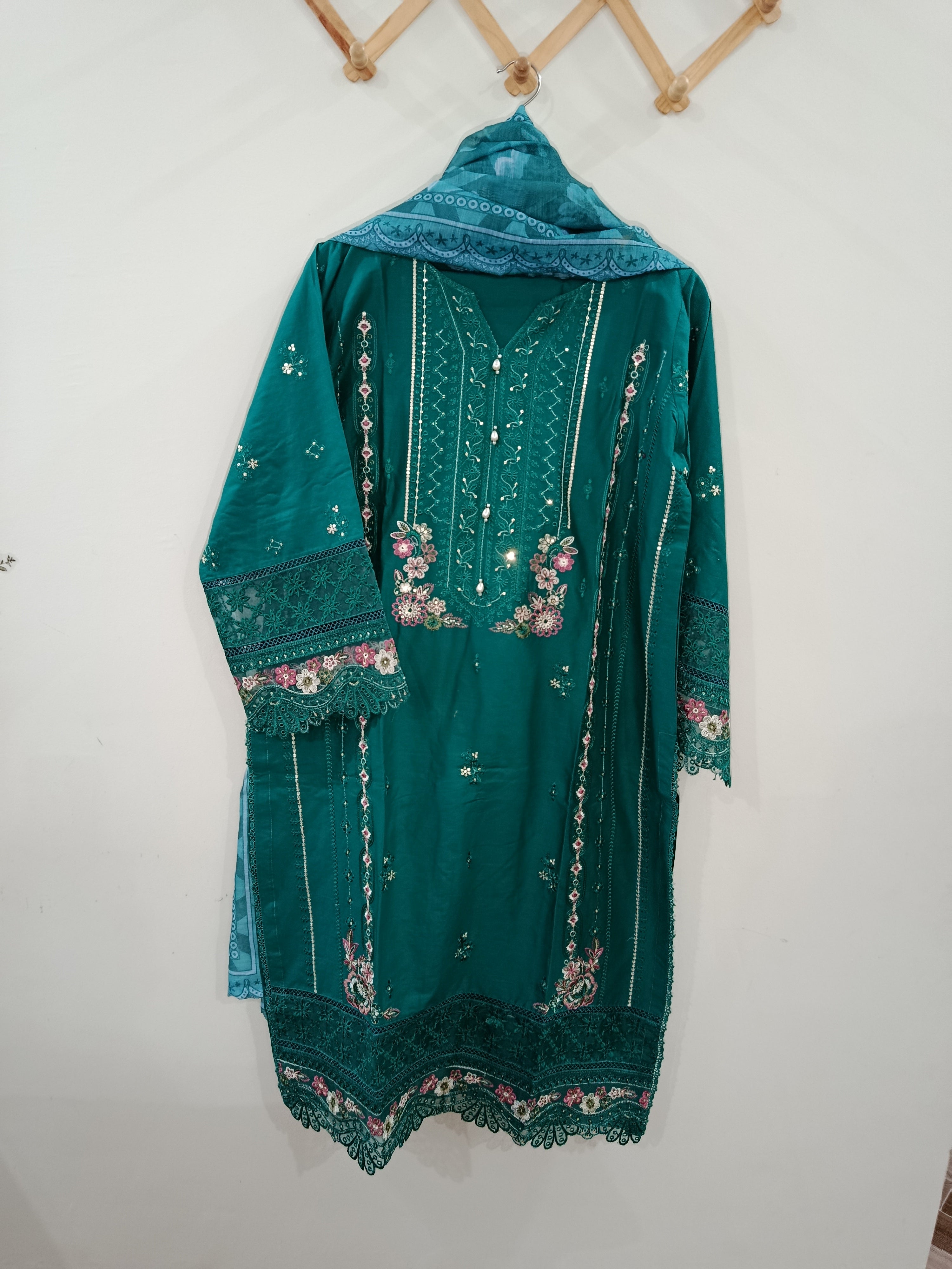 Premium lawn 3piece stitched